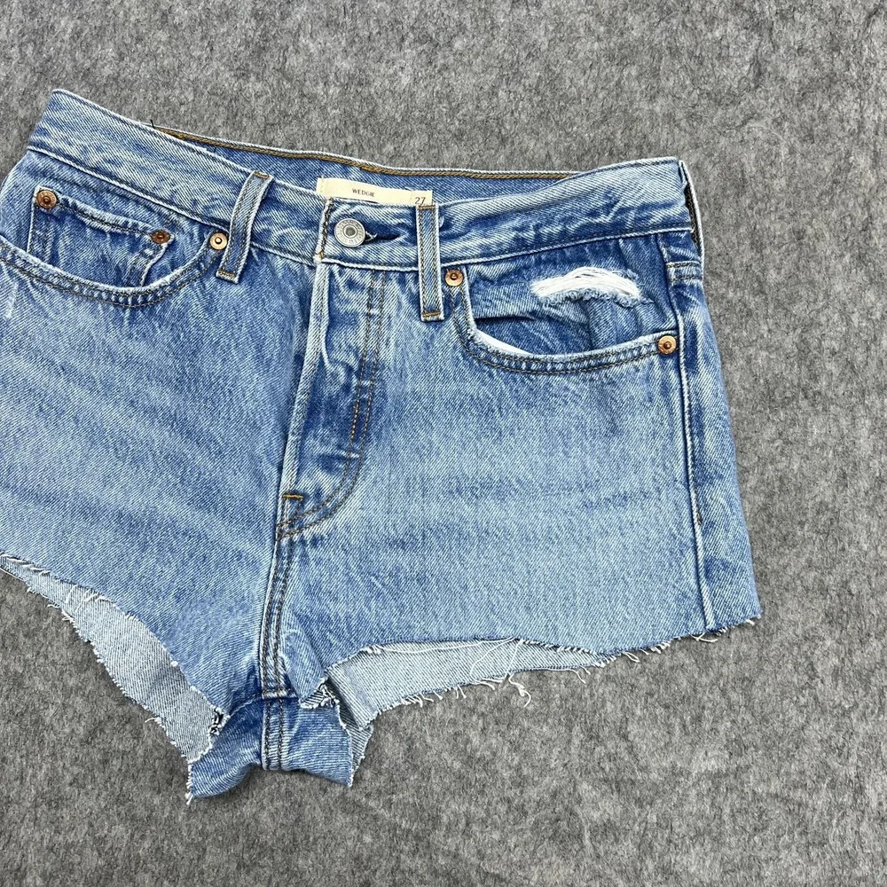 Levis Wedgie Shorts Womens 27‎ Blue Distressed Cutoff Denim High Rise Button Fly